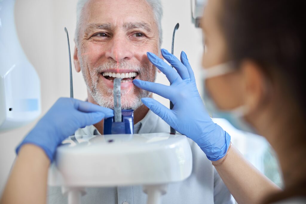 kiek kainuoja dantų implantacija
